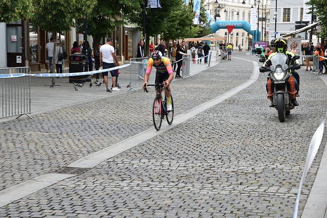 罗马诺：伊镇与那不勒斯就租借卡尤斯特达成协议，等球员点头